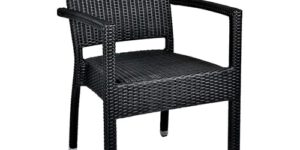 Rotanstoel Mezza met armleuning