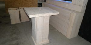 Steigerhouten statafel White wash 0.8x0.8mtr